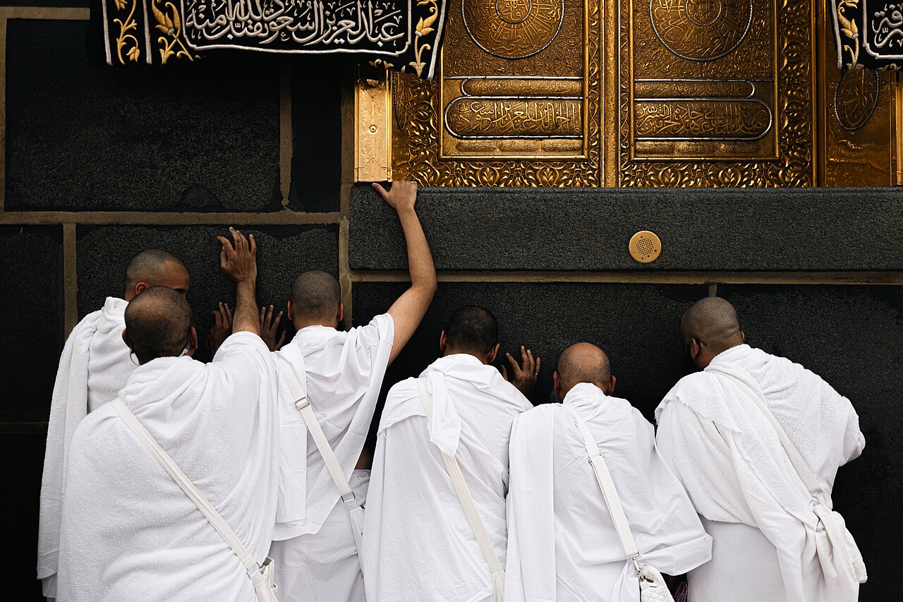 How to perform Umrah at the Kaaba in Makkah
